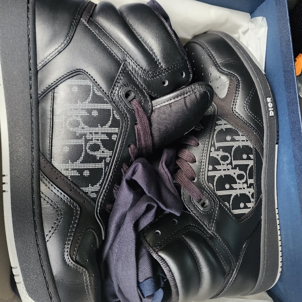 Dior B-27 High Top Sneaker 99.7% Like New 😊 US Men Size 10.5 With Original Box